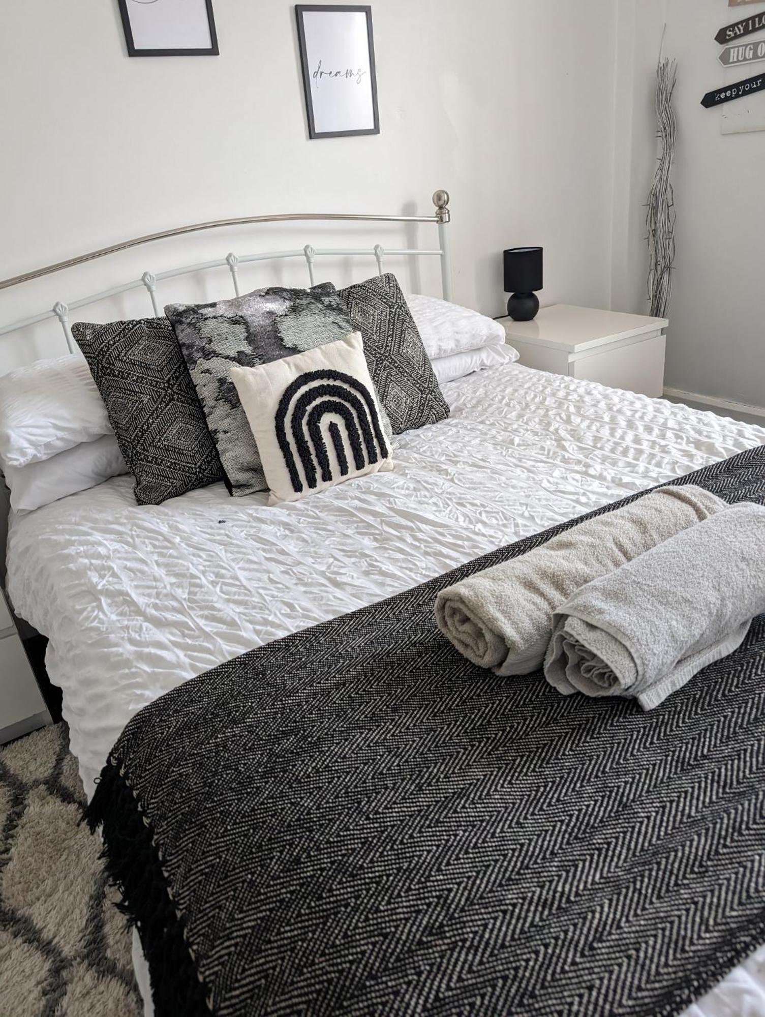 Twenty Four Apartment Hythe  Luaran gambar